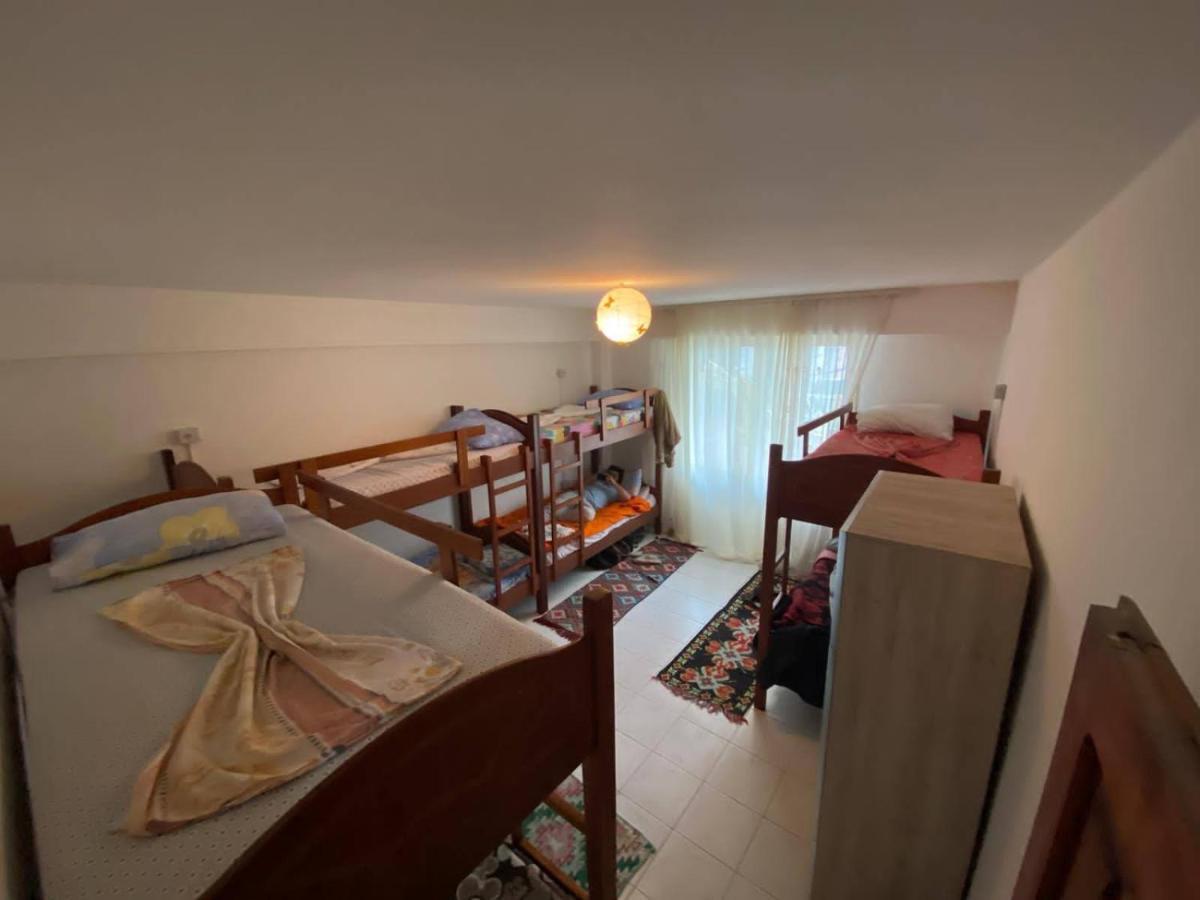 Vlora Backpackers Hostel Esterno foto